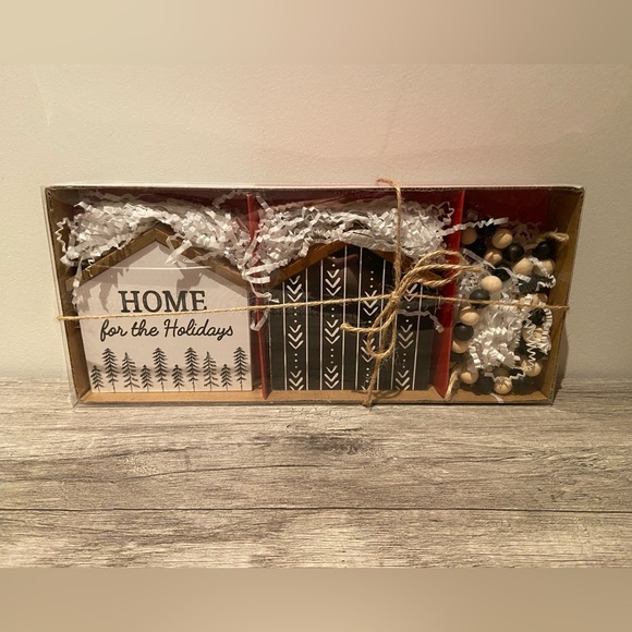 Rae Dunn Other - Tiered Tray Decor